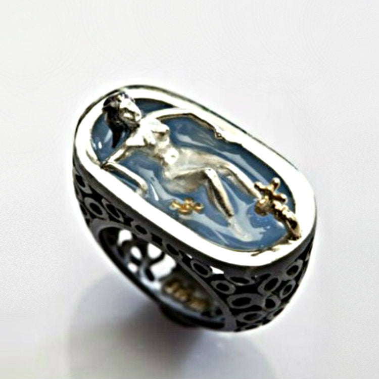 Bathing Lady Blue Resin Openwork Ring