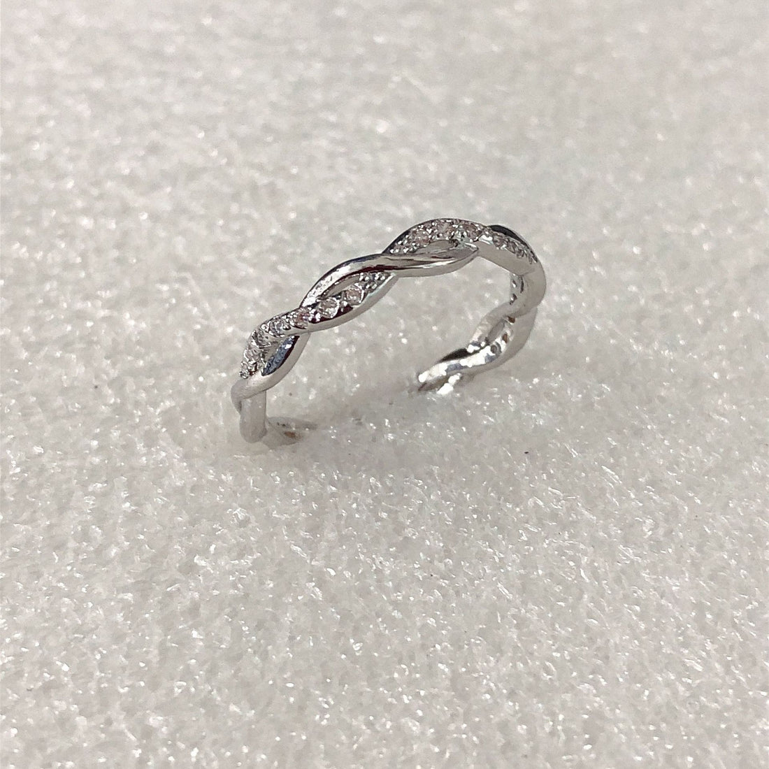 Twisted Vine Pavé Dainty Band Ring
