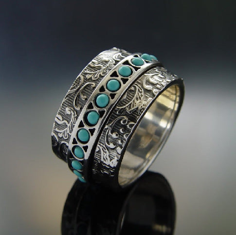 Turquoise-Look Bead Engraved Spinner Band